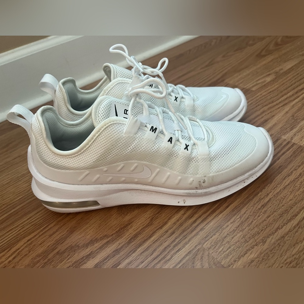 Nike Air Max Axis Triple White